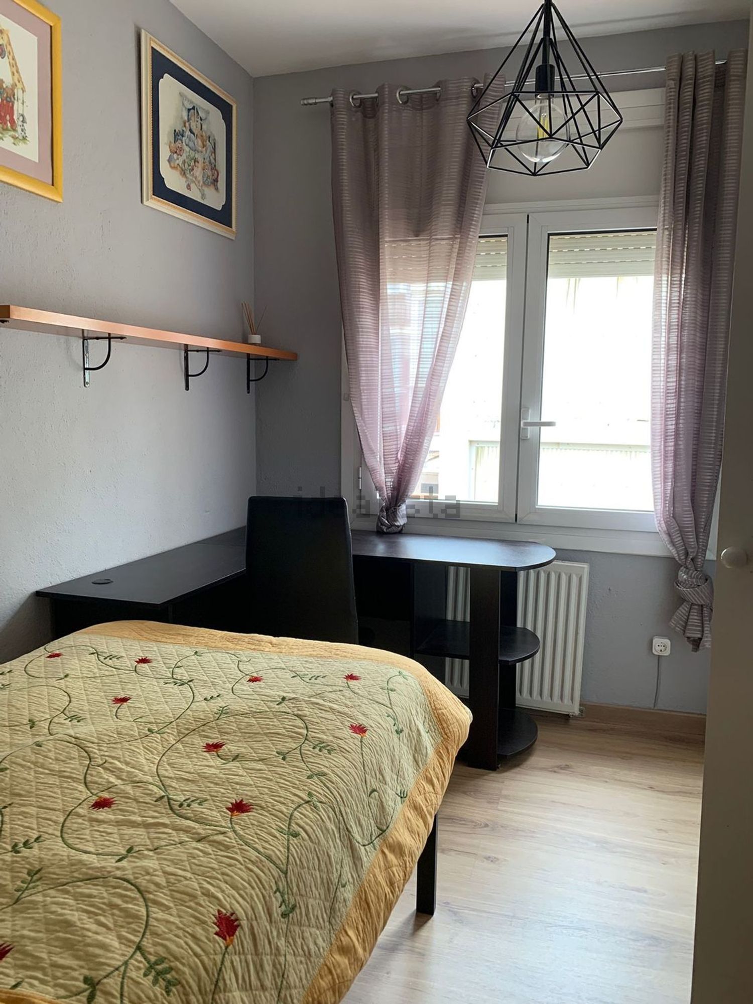 Habitació de lloguer, Roses