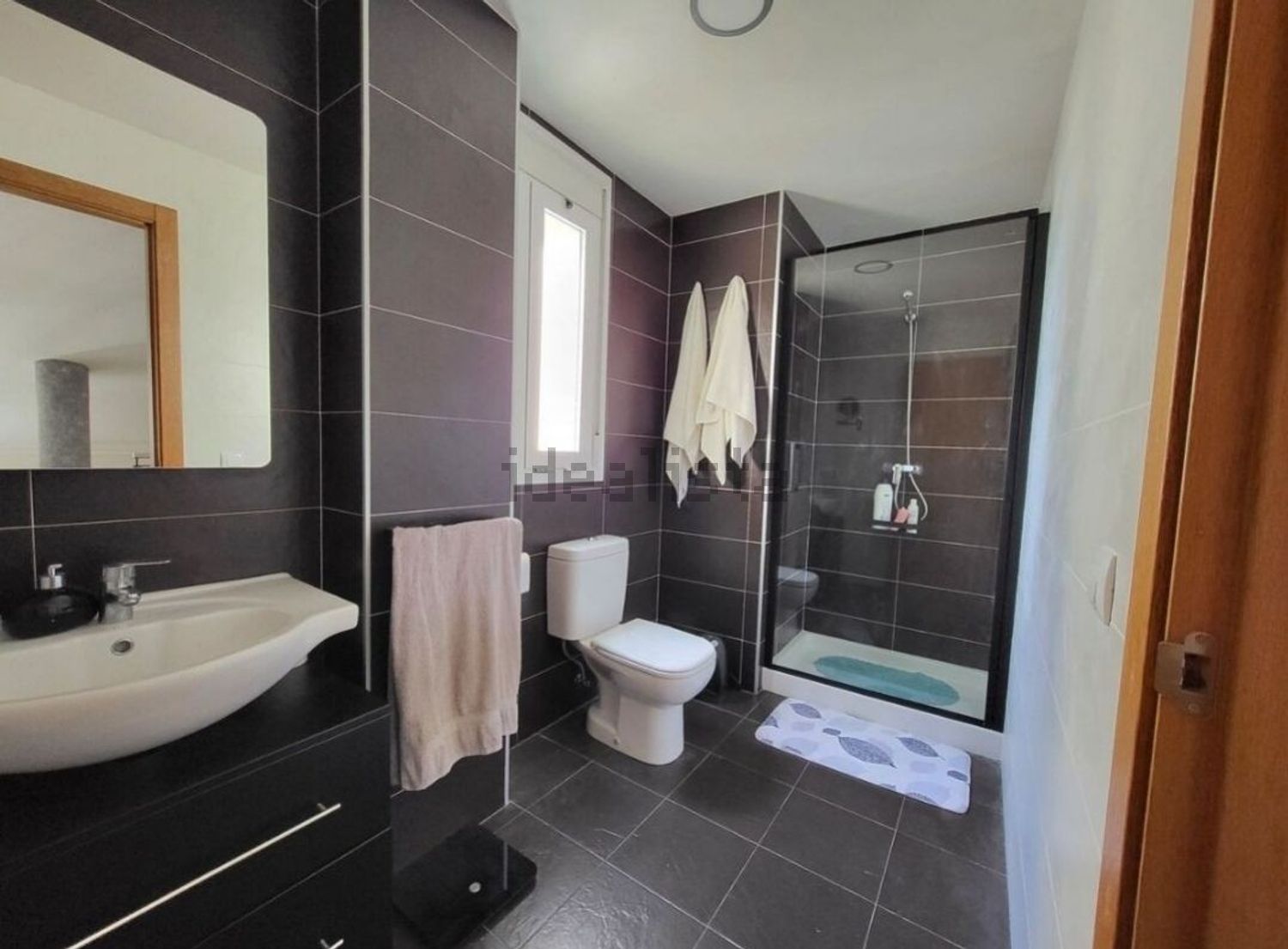 Habitació de lloguer, Montroi