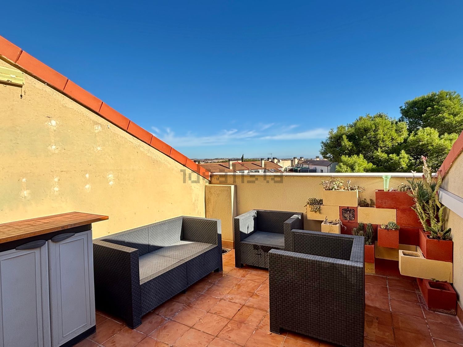 Flat 94 m² in Cadrete