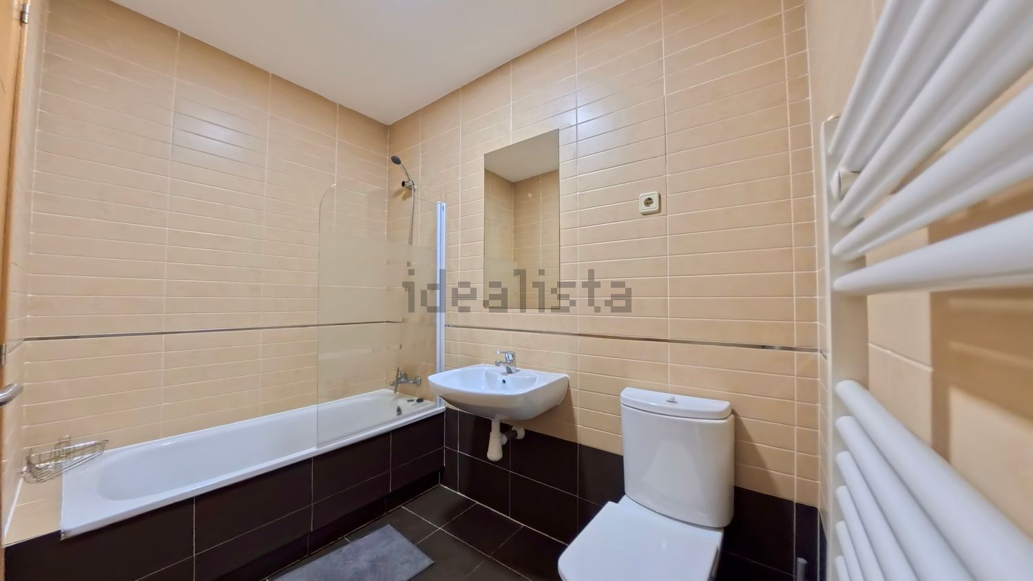 Habitació de lloguer, Alovera