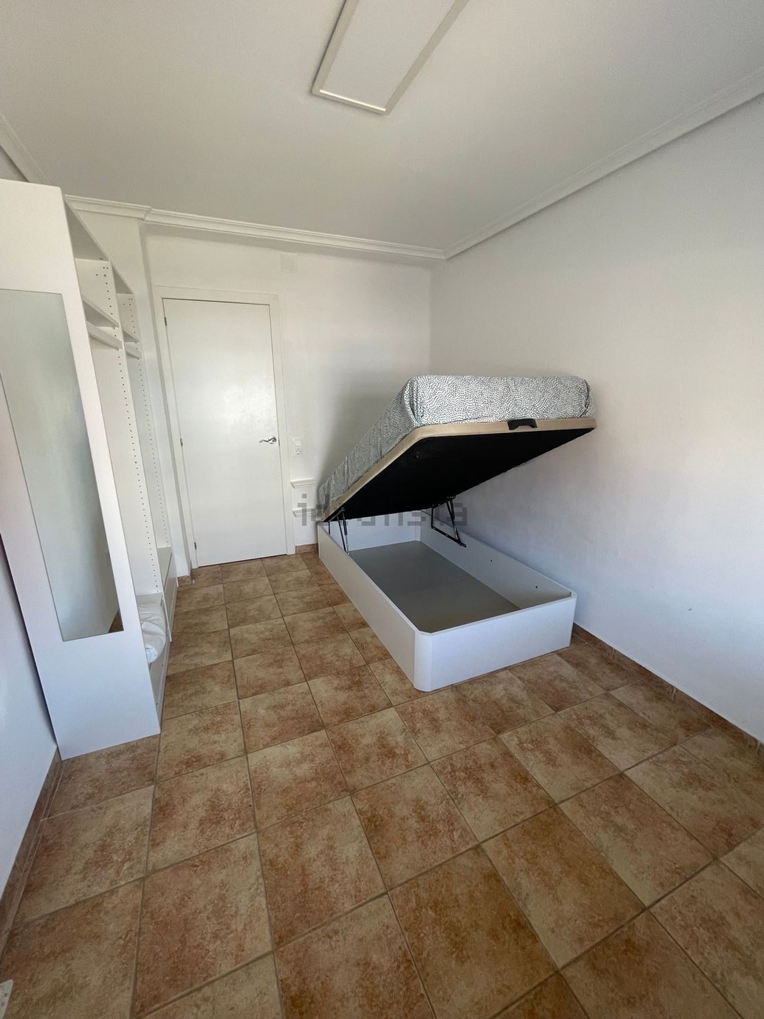 Chambre à louer, Valence