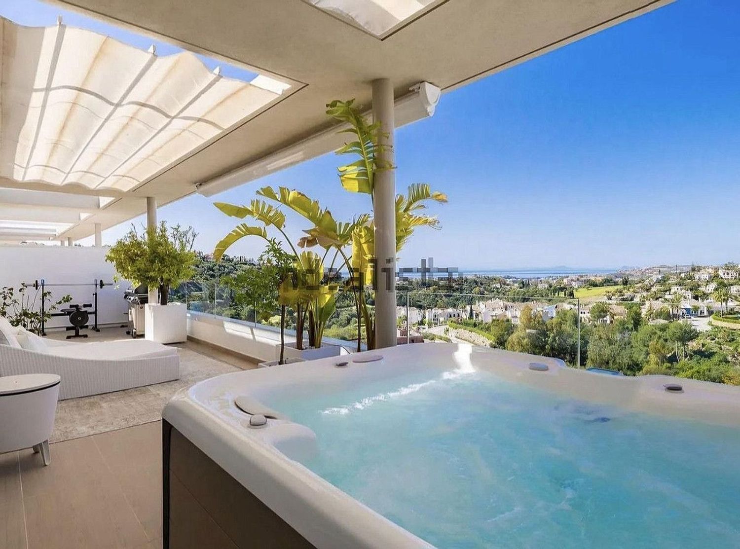 Piso de 200 m² en Benahavís
