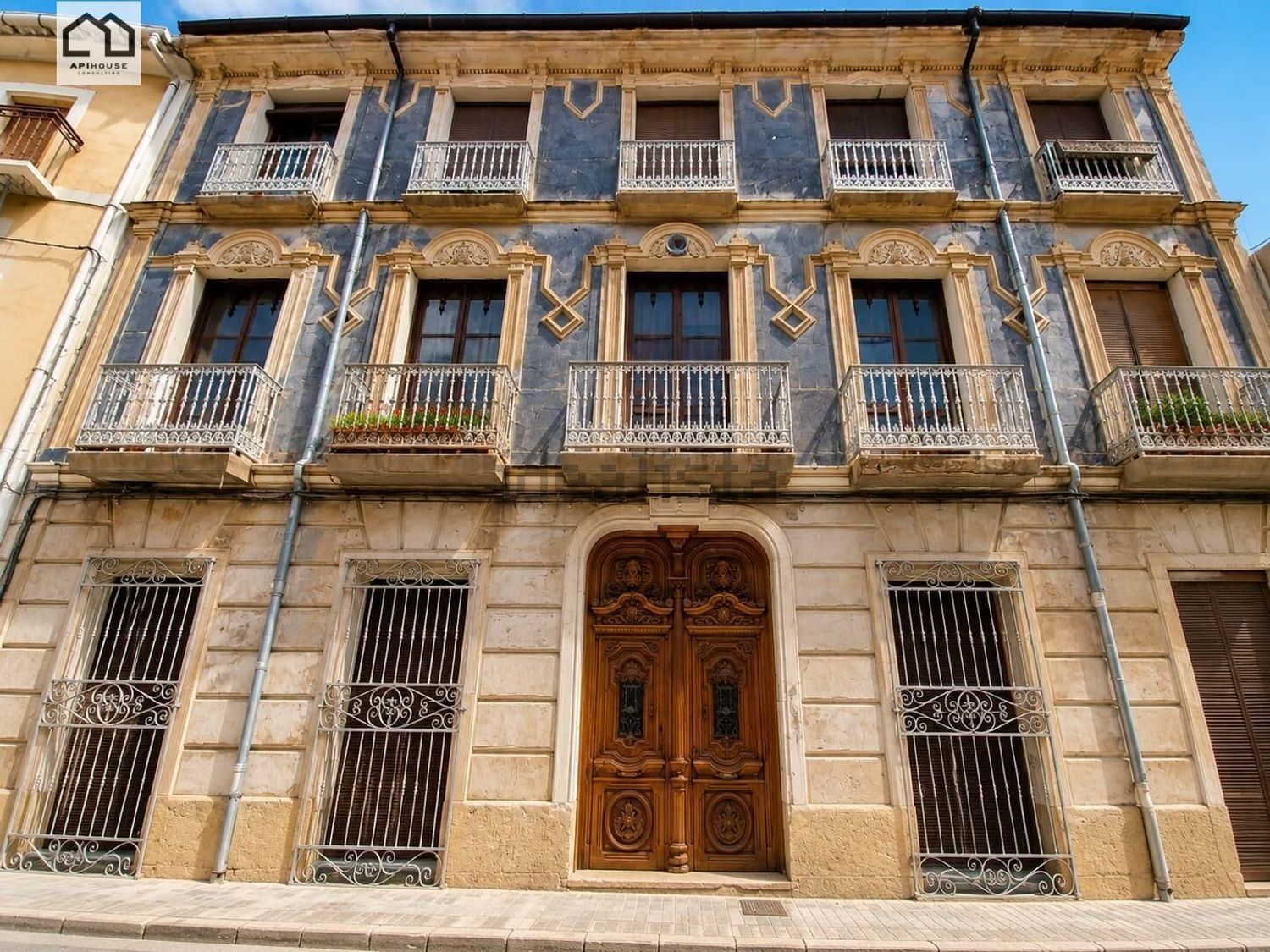 Flat 115 m² in Sax