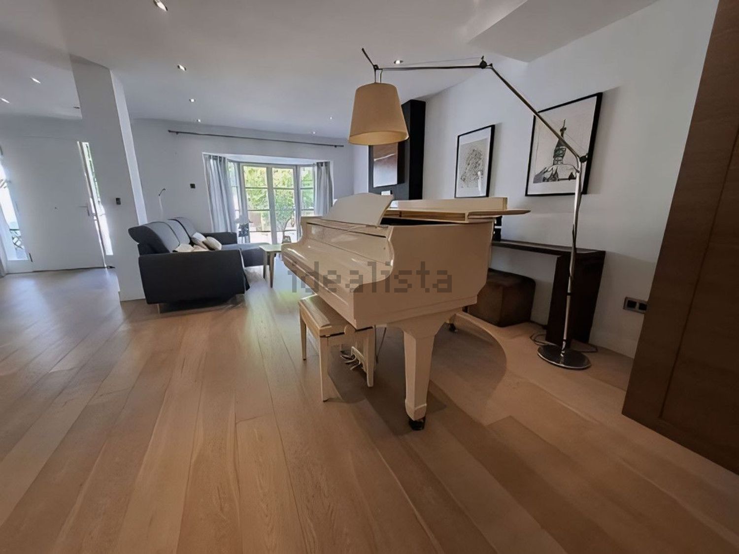 Casa de 300 m² en Estepona