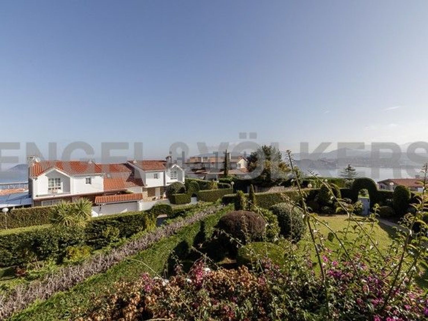 House 300 m² in Baiona