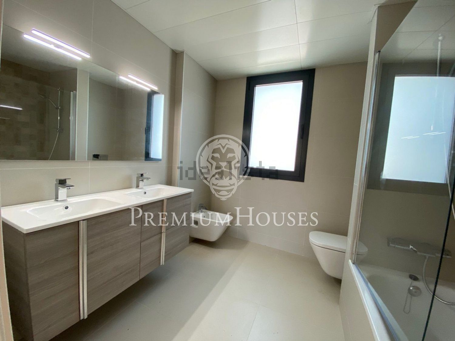Wohnung 214 m² in Gavà