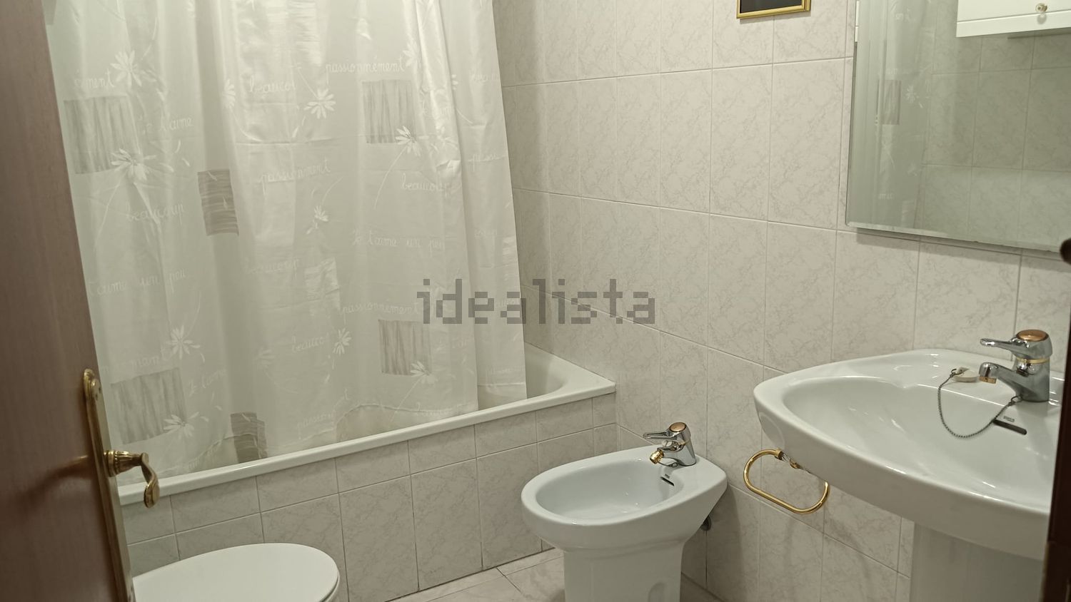 Piso de 100 m² en Baños de Montemayor