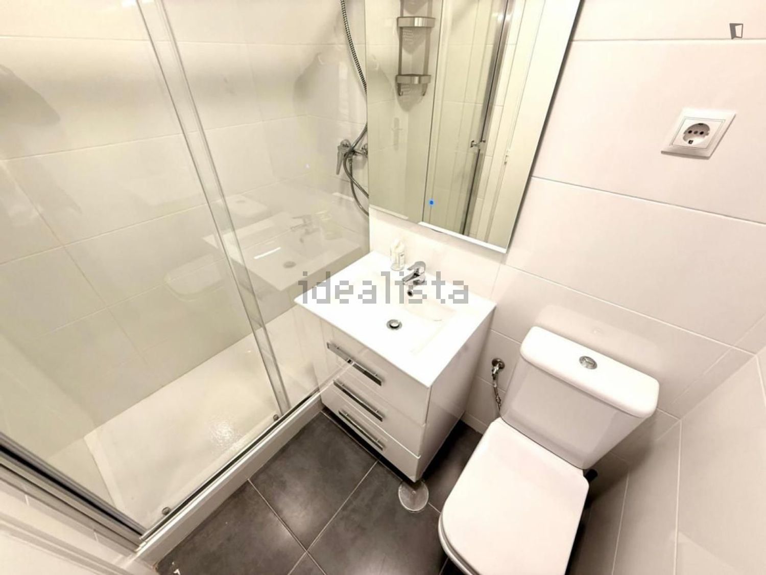 Room for rent, Madrid