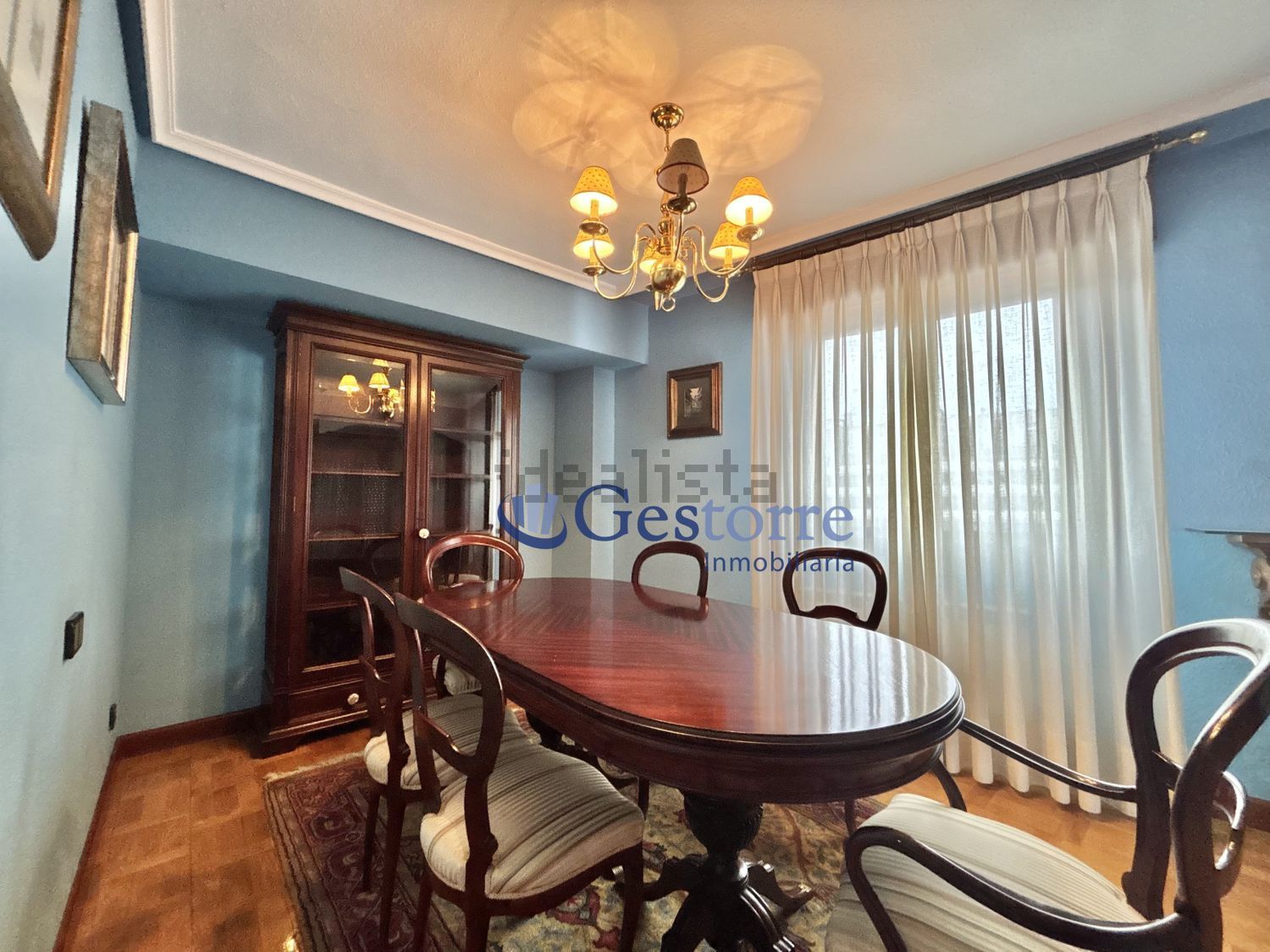 Piso de 141 m² en Oviedo