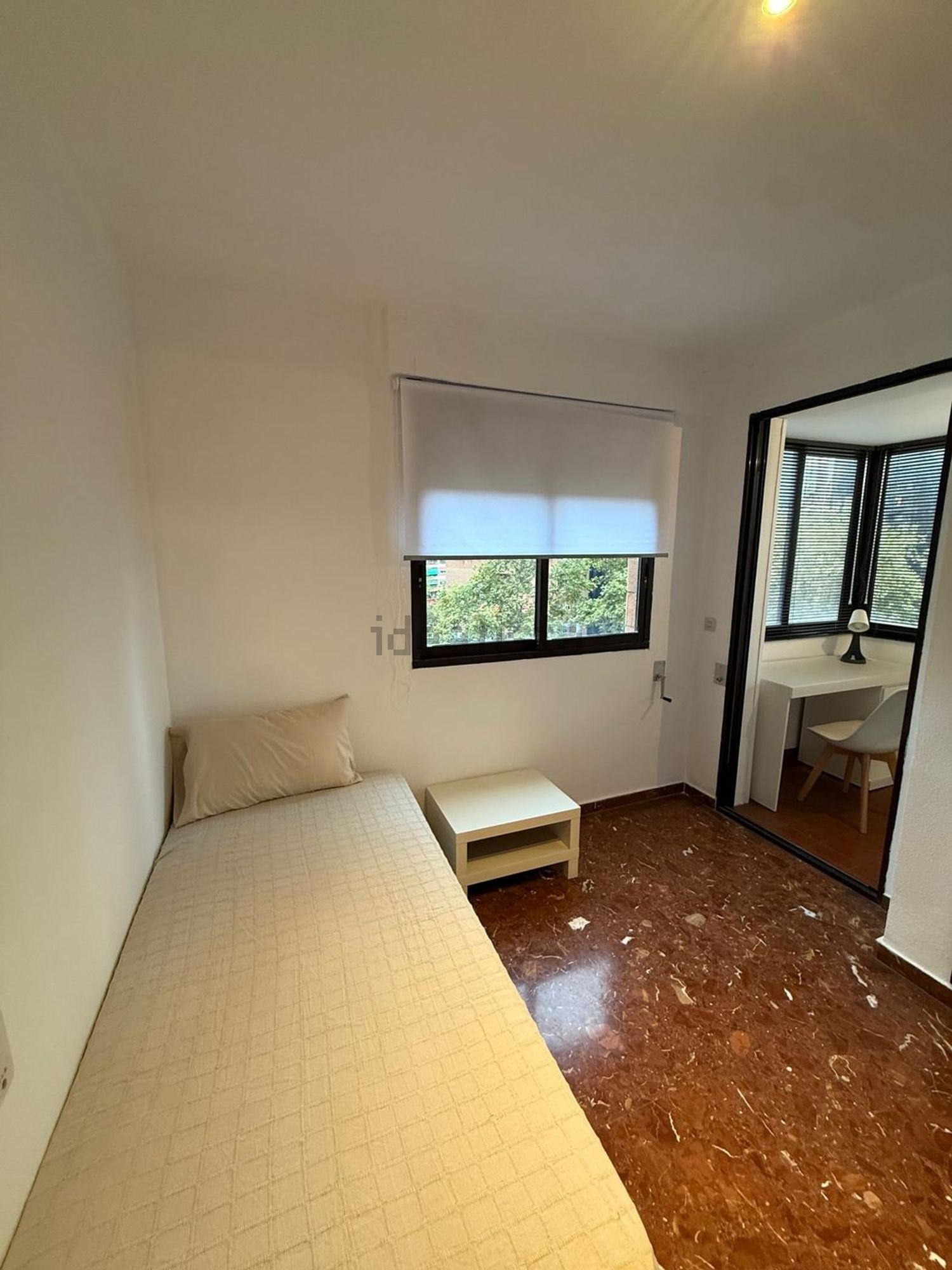 Chambre à louer, Valence