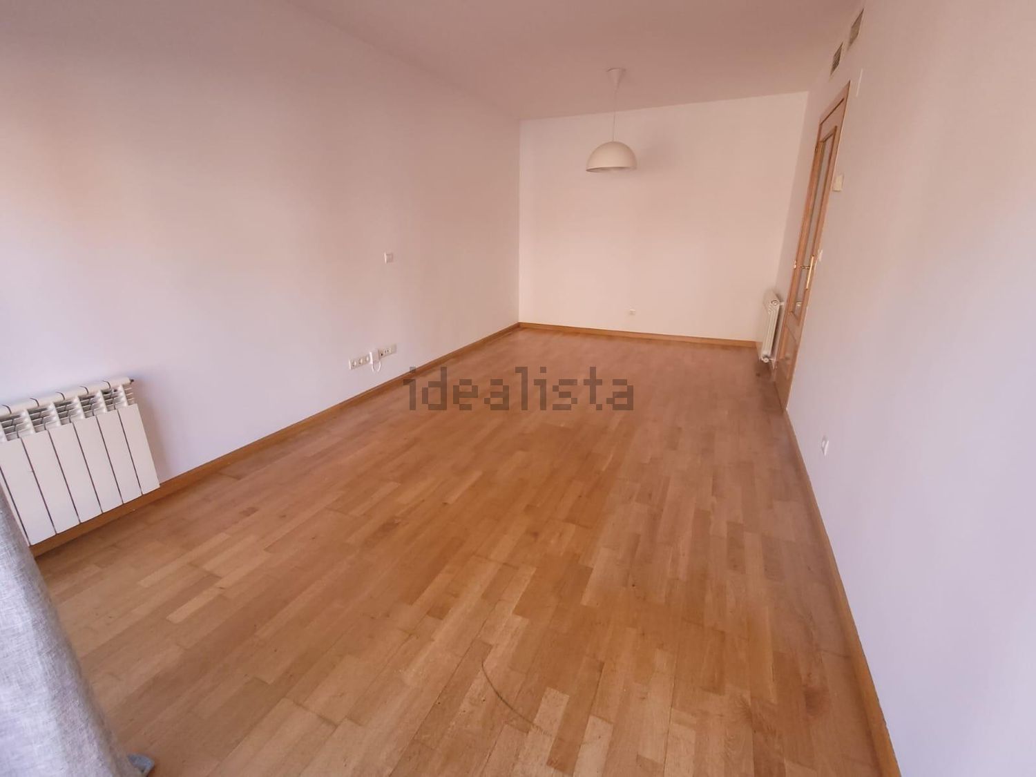 Wohnung 75 m² in La Puebla de Alfindén