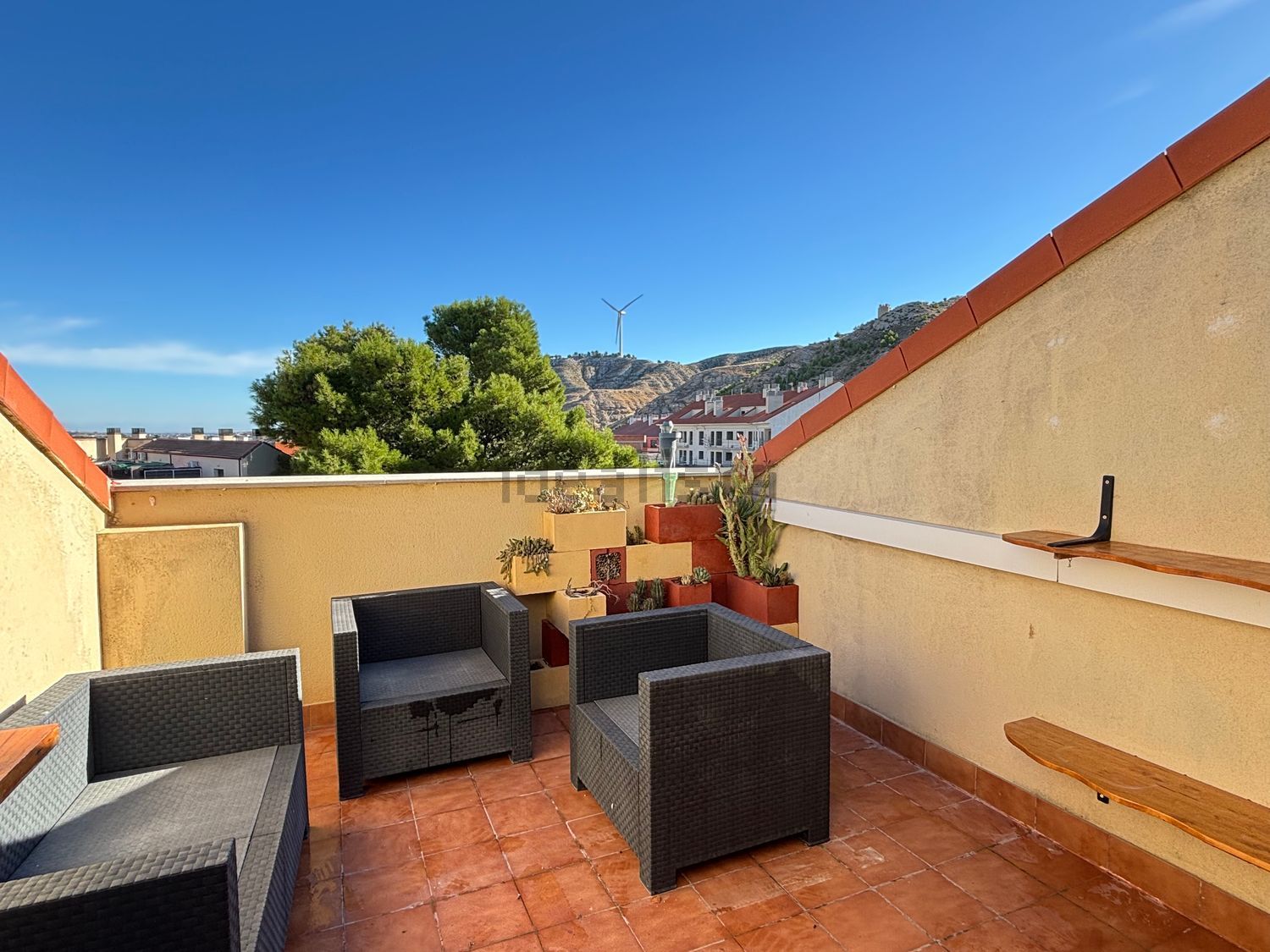Flat 94 m² in Cadrete