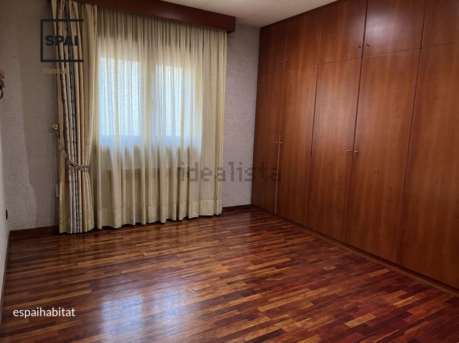 Flat 110 m² in Centelles