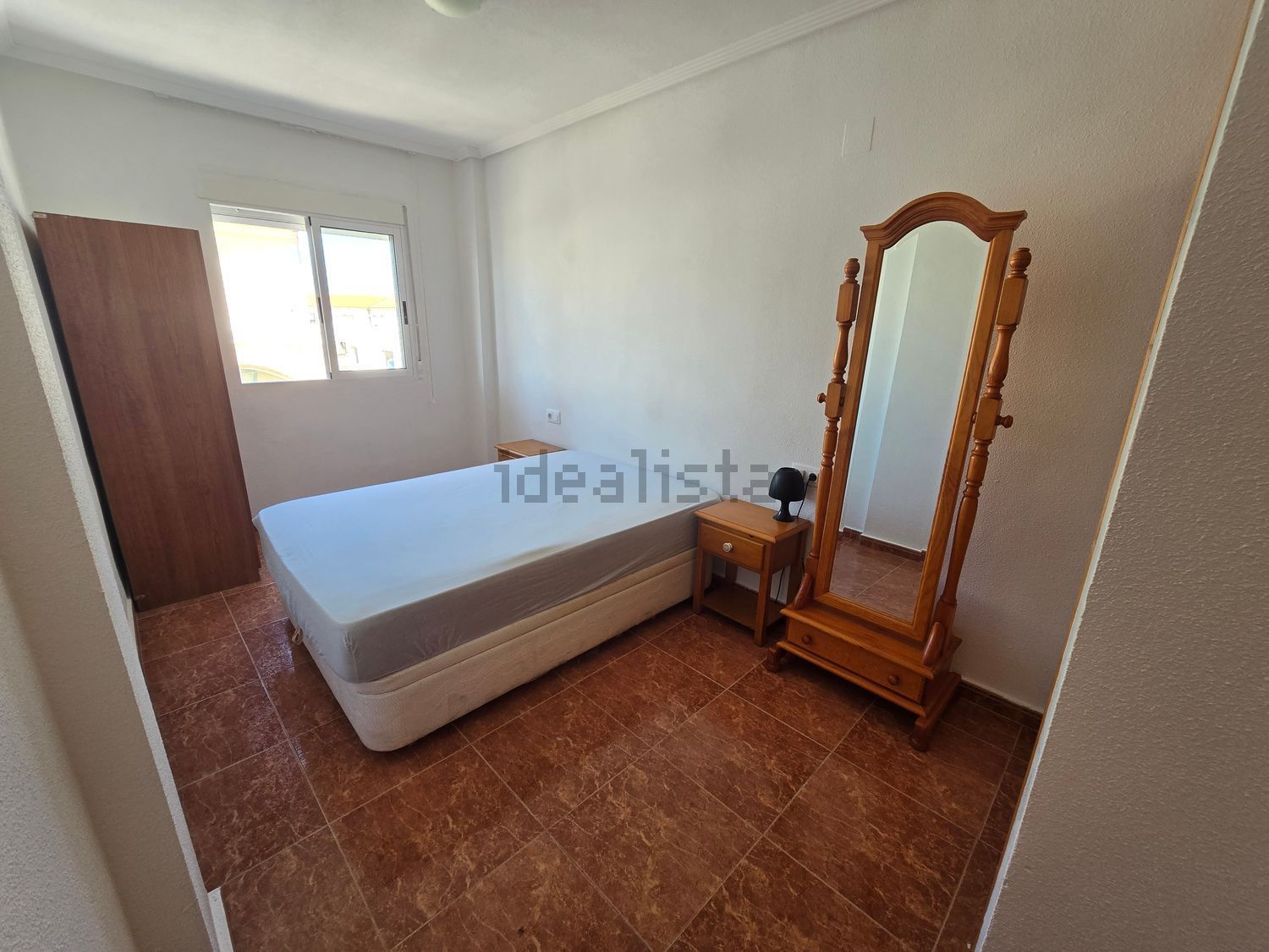 Habitació de lloguer, Torrevella