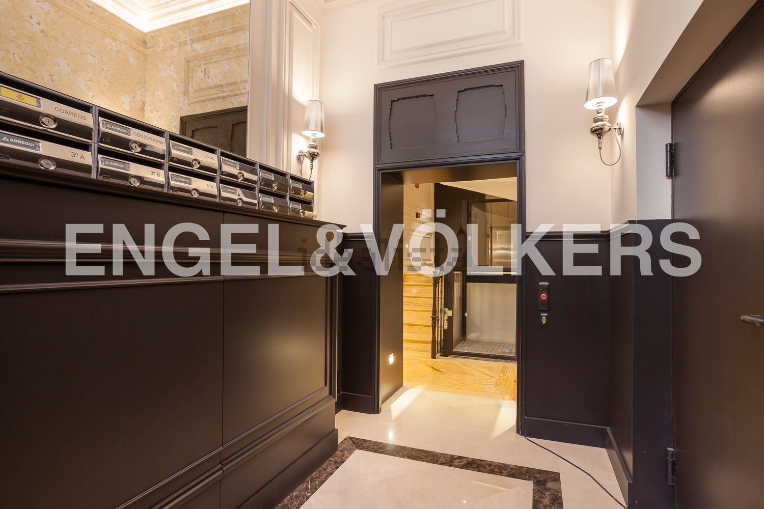 Wohnung 217 m² in Madrid
