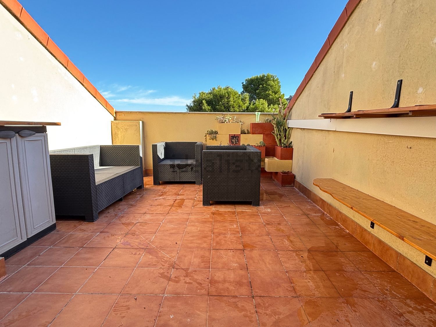 Flat 94 m² in Cadrete