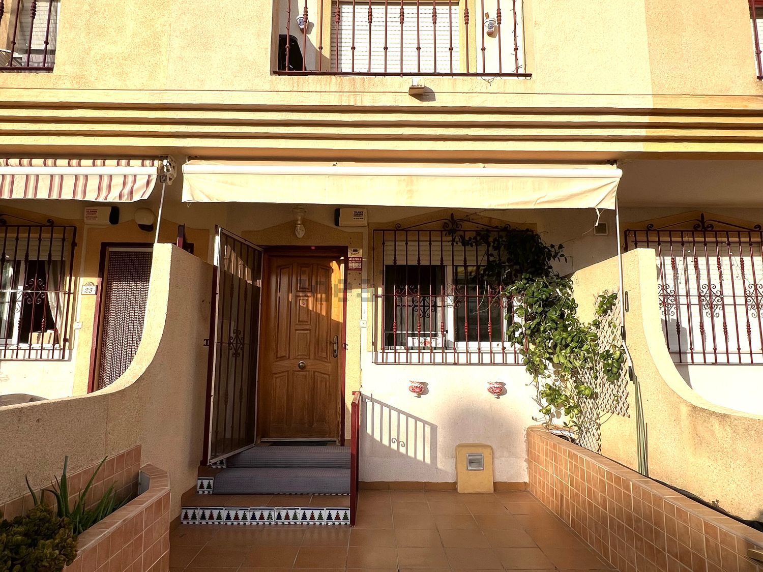 Casa de 100 m² a Oriola