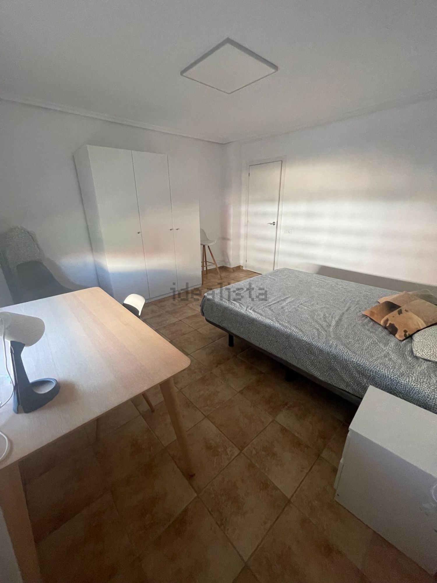 Chambre à louer, Valence