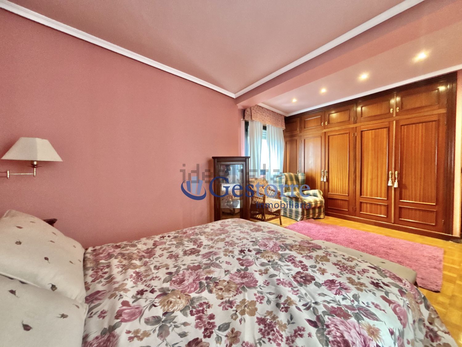 Piso de 141 m² en Oviedo