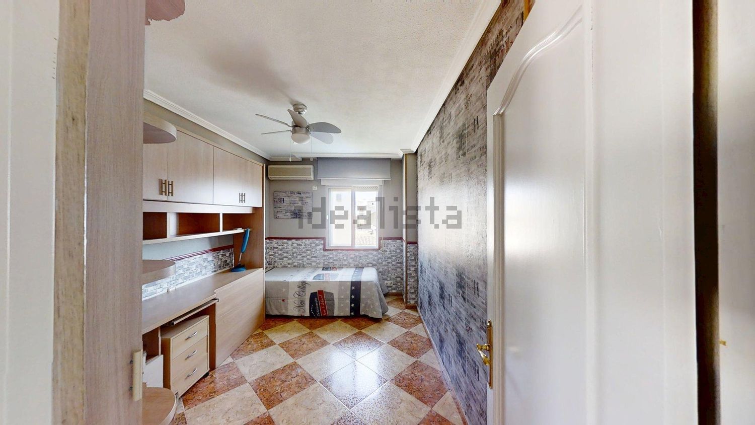 Piso de 105 m² en Bailén