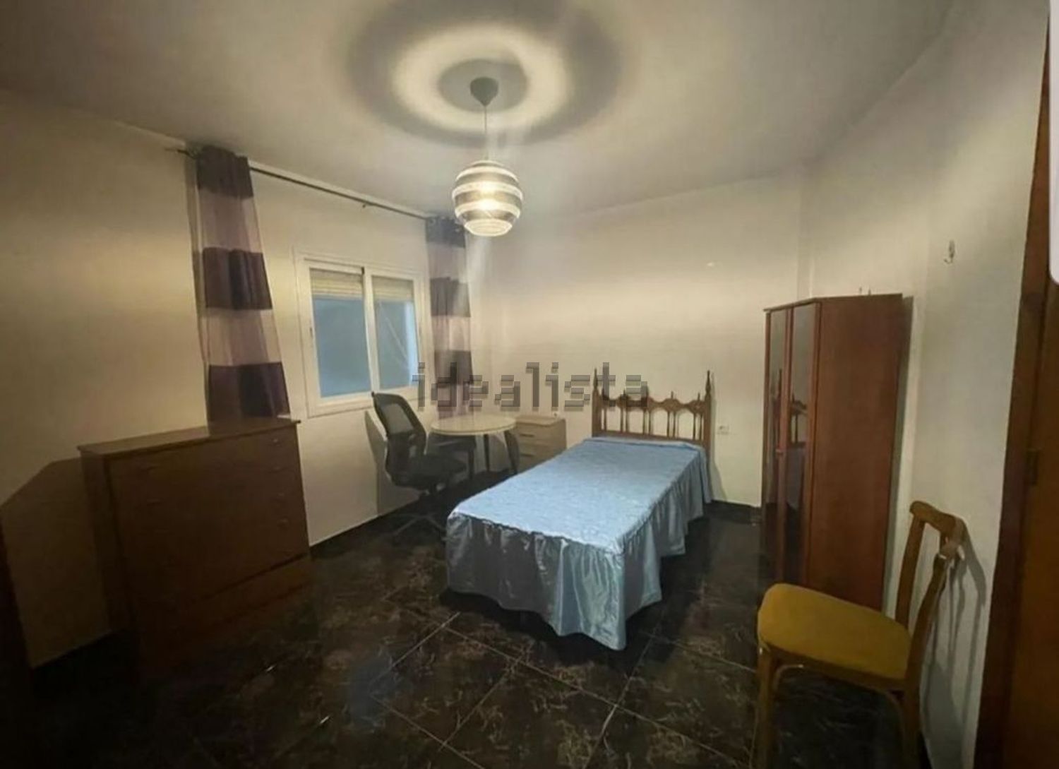 Piso de 90 m² en Granada