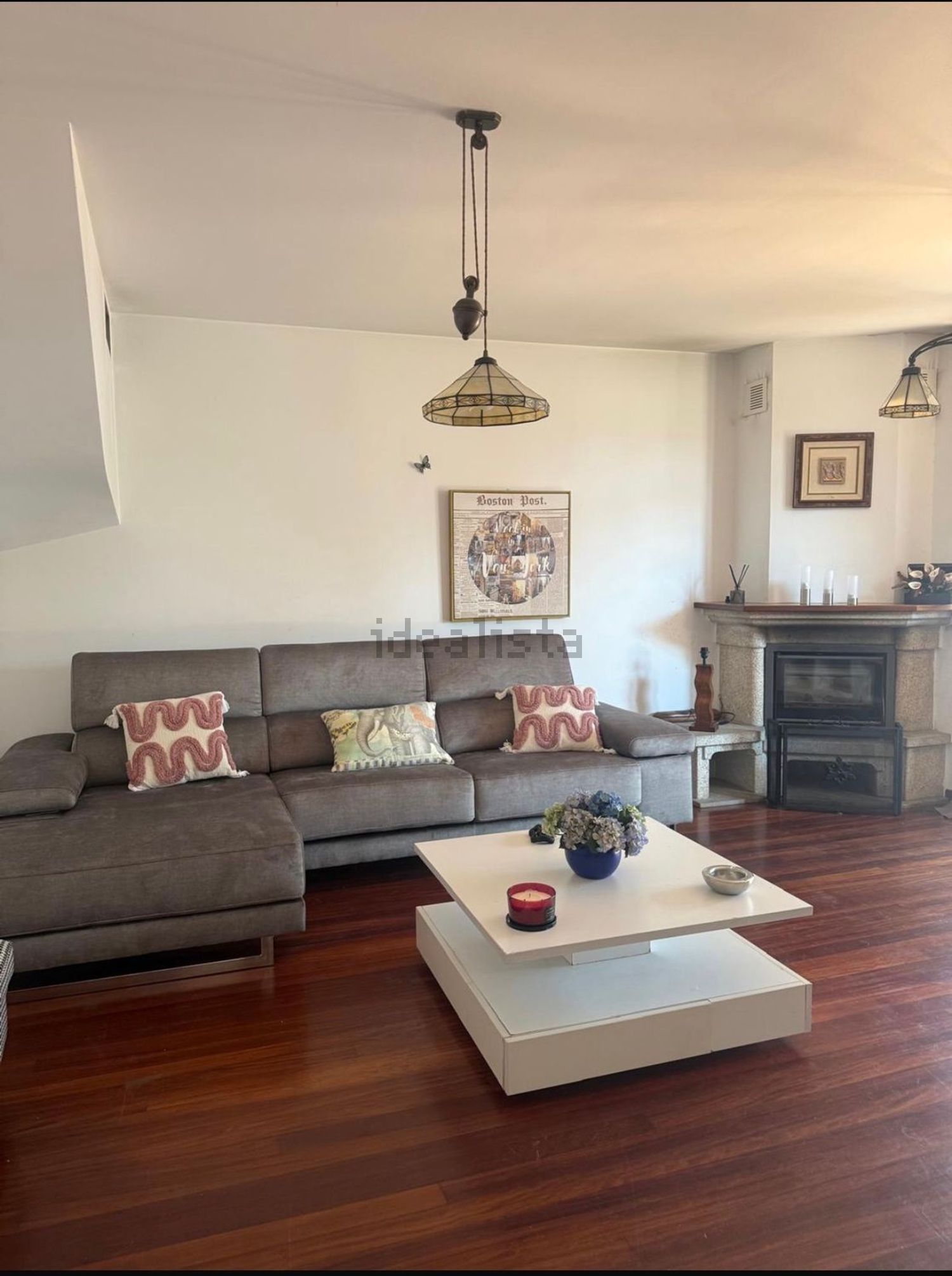 Casa de 300 m² en Brión