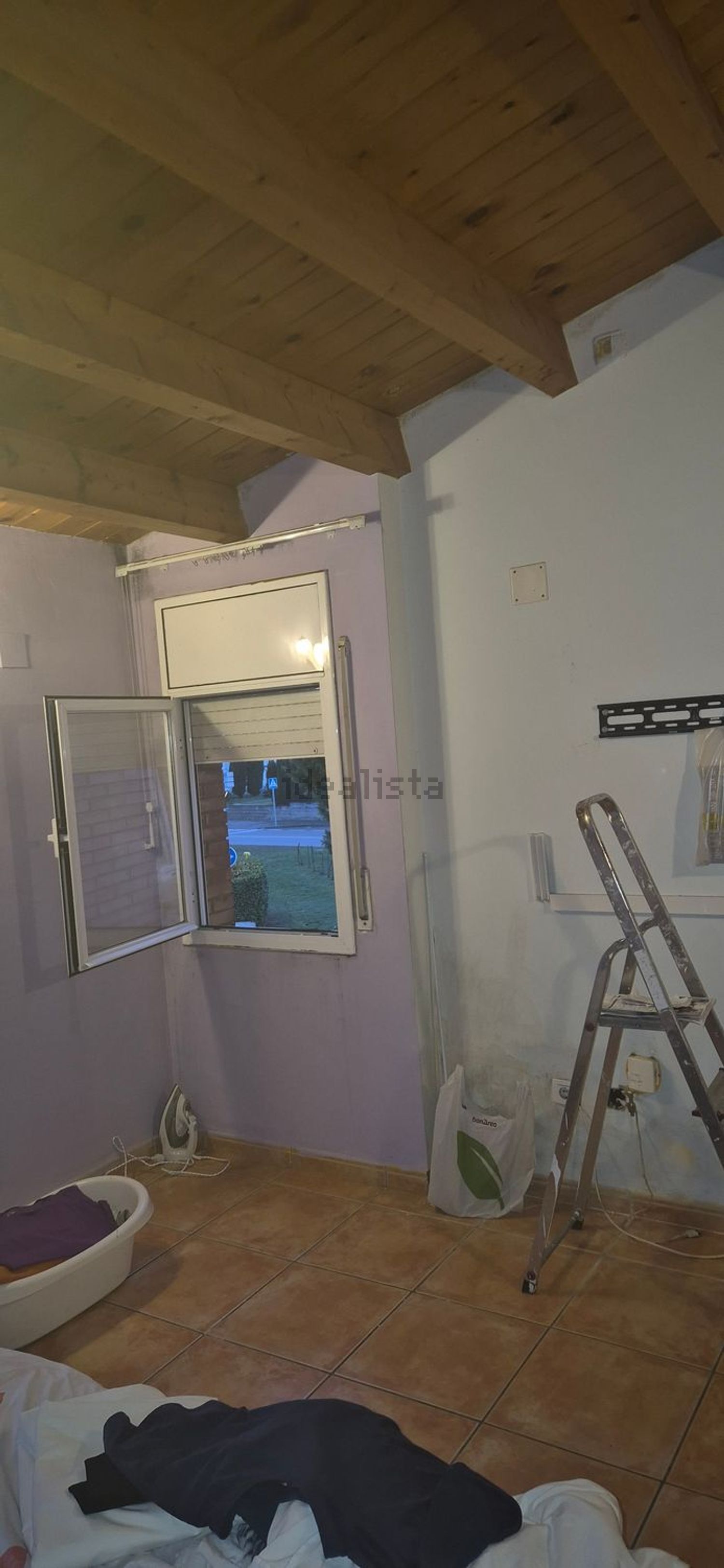 Habitació de lloguer, Cornellà del Terri