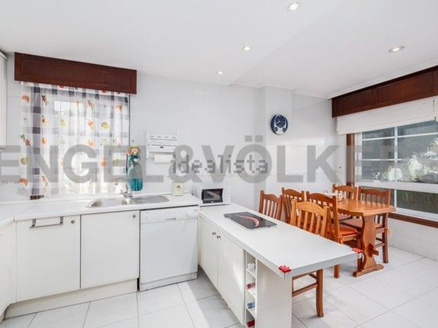 House 300 m² in Baiona