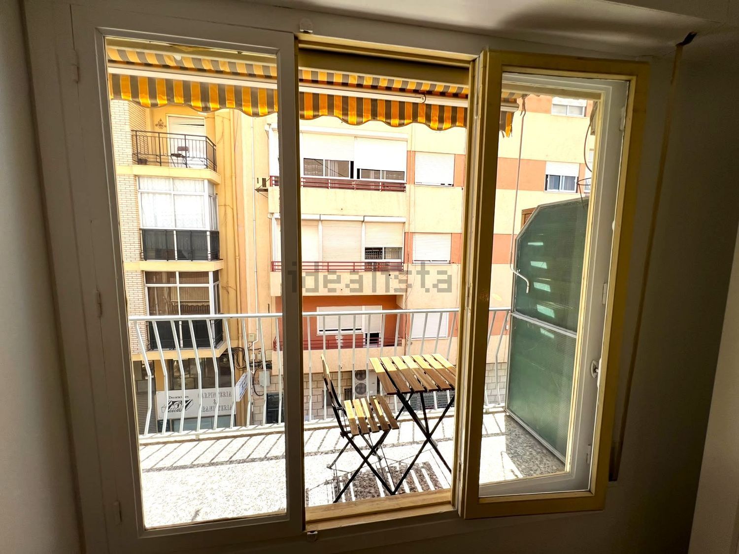 Stanza in affitto, Elda