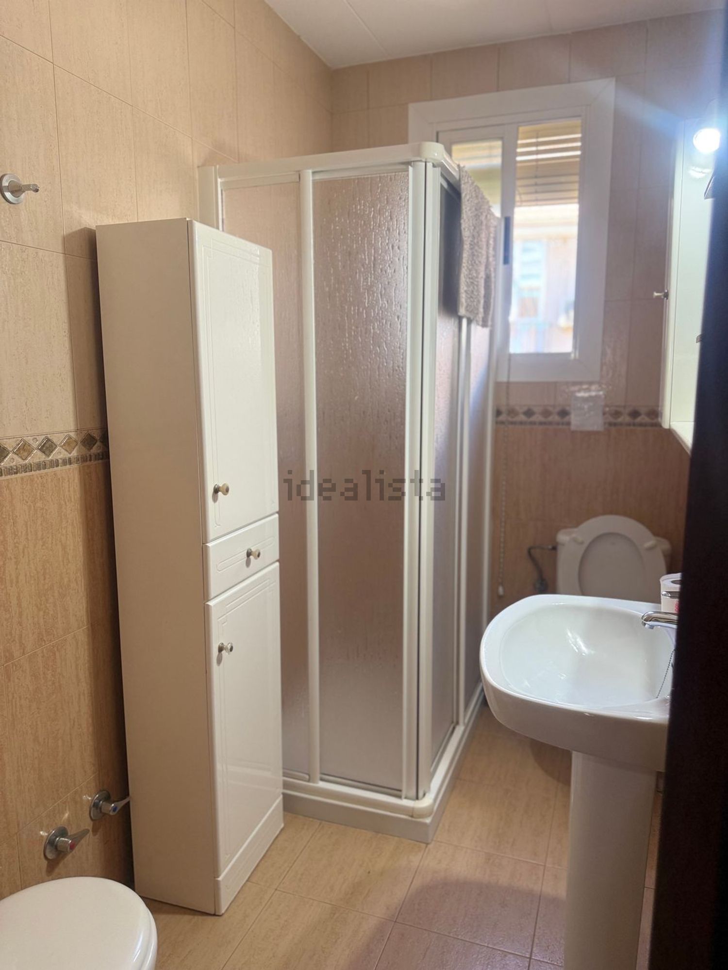 Zimmer zur Miete, Baza