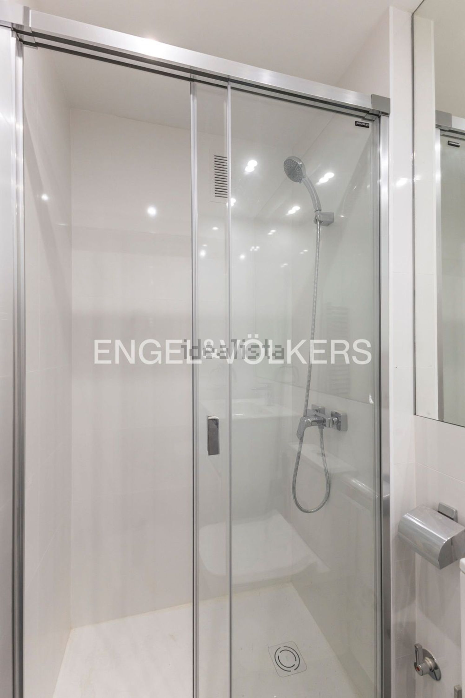 Wohnung 98 m² in Madrid