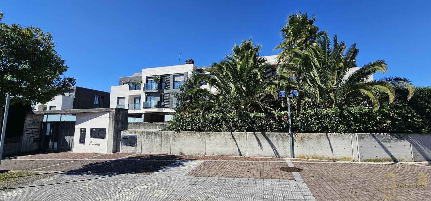 Flat 77 m² in Santander