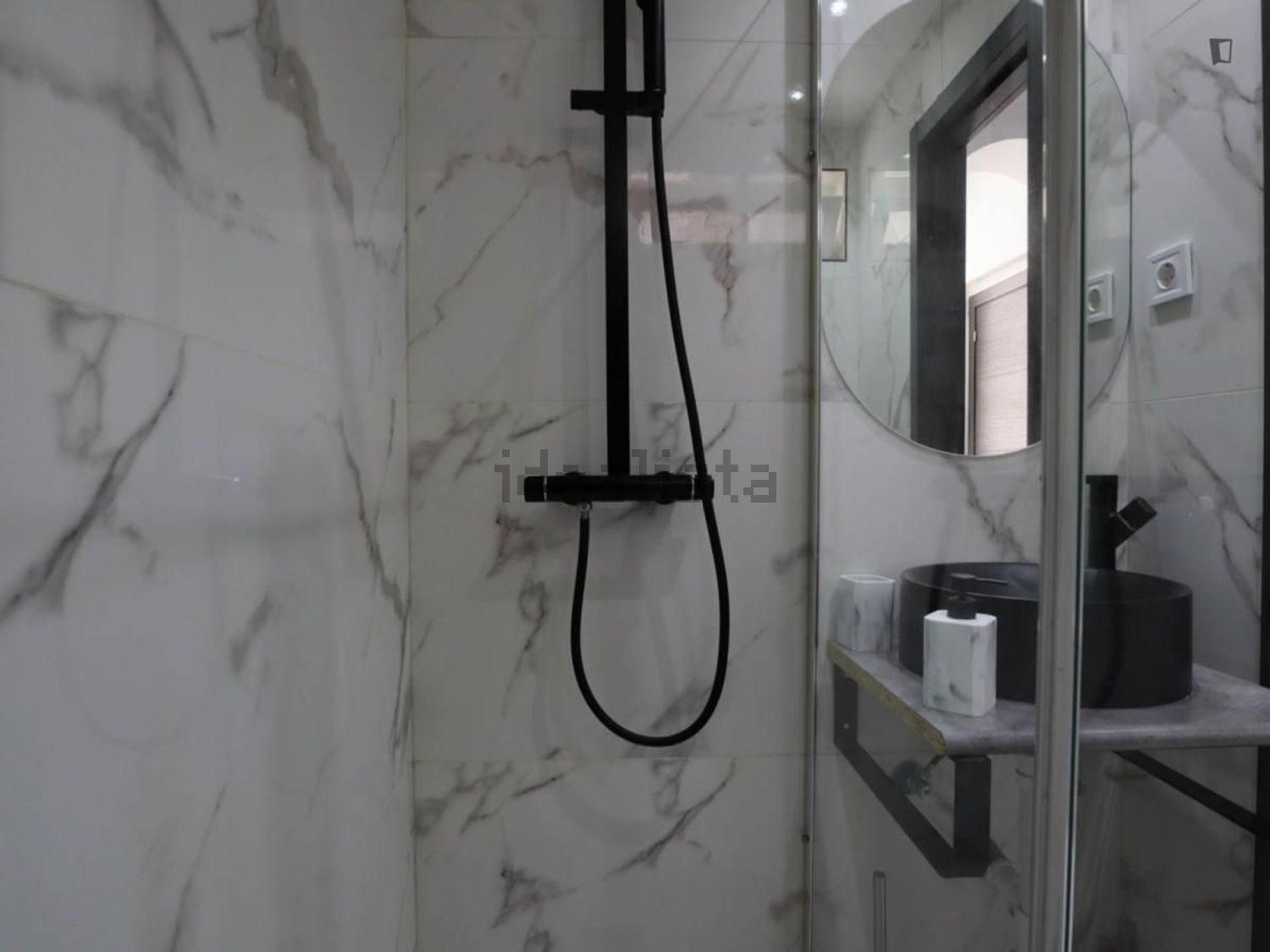Room for rent, Madrid