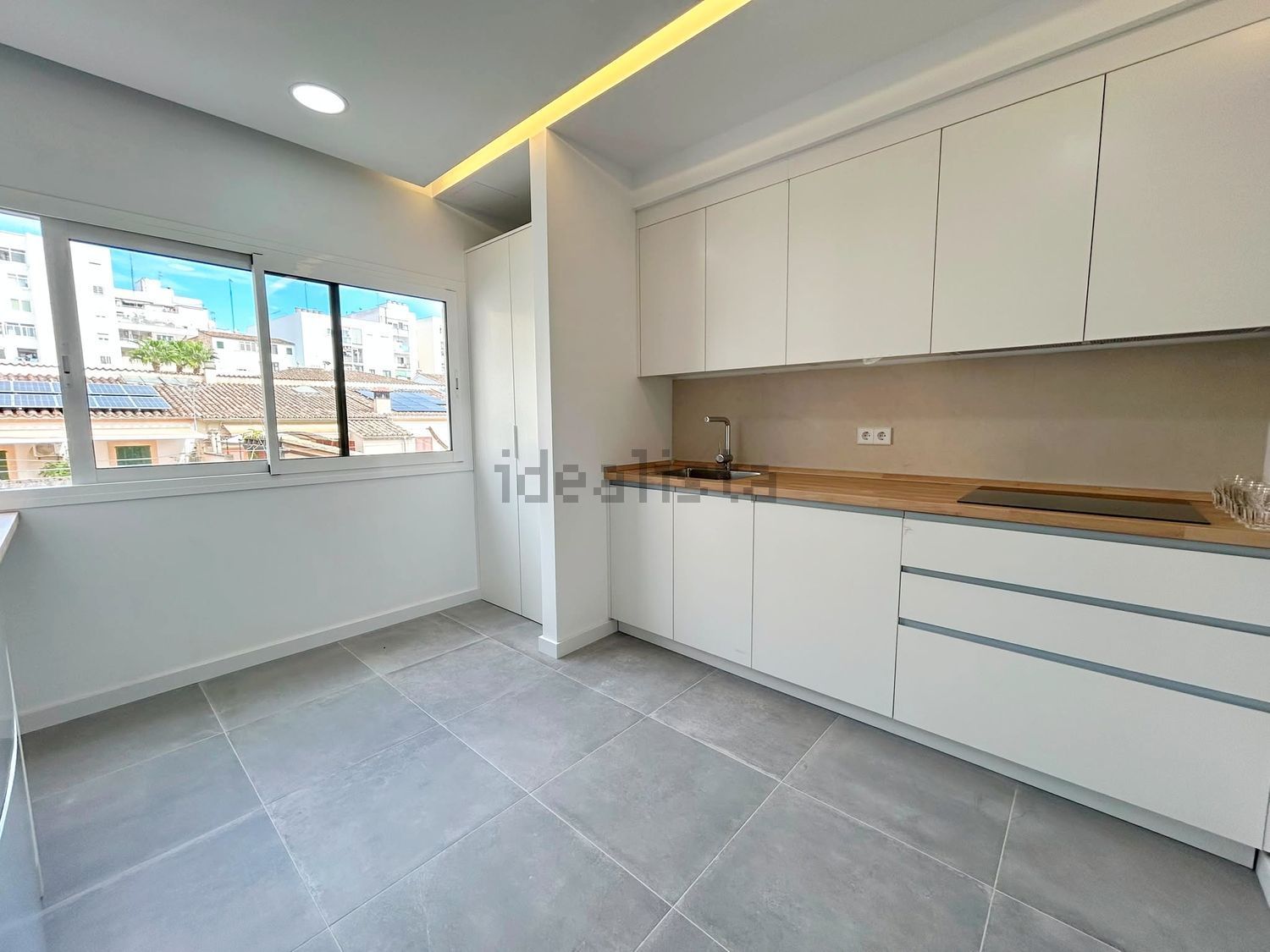 Room 130 m², Palma