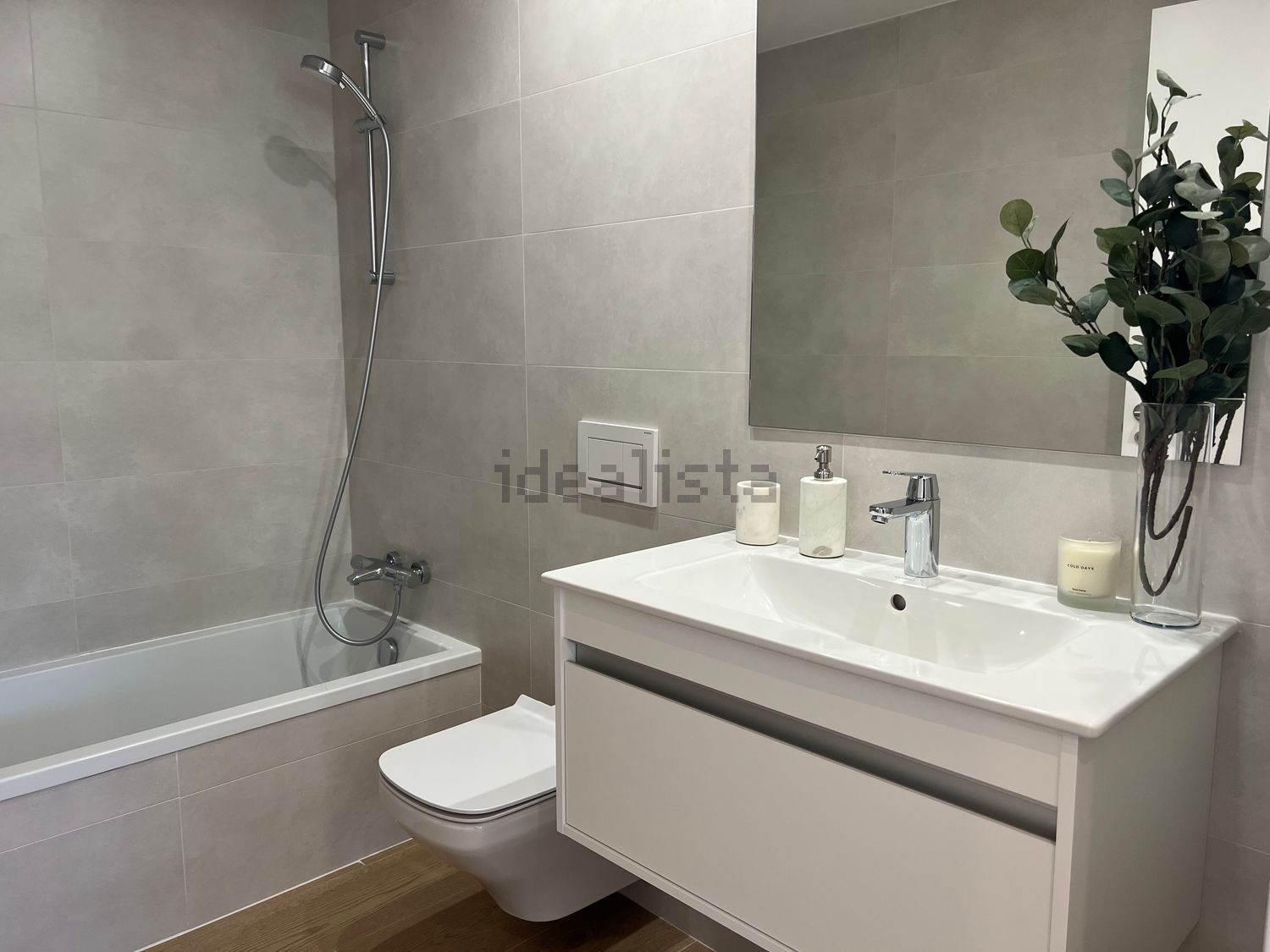 Pis de 135 m² a Pamplona