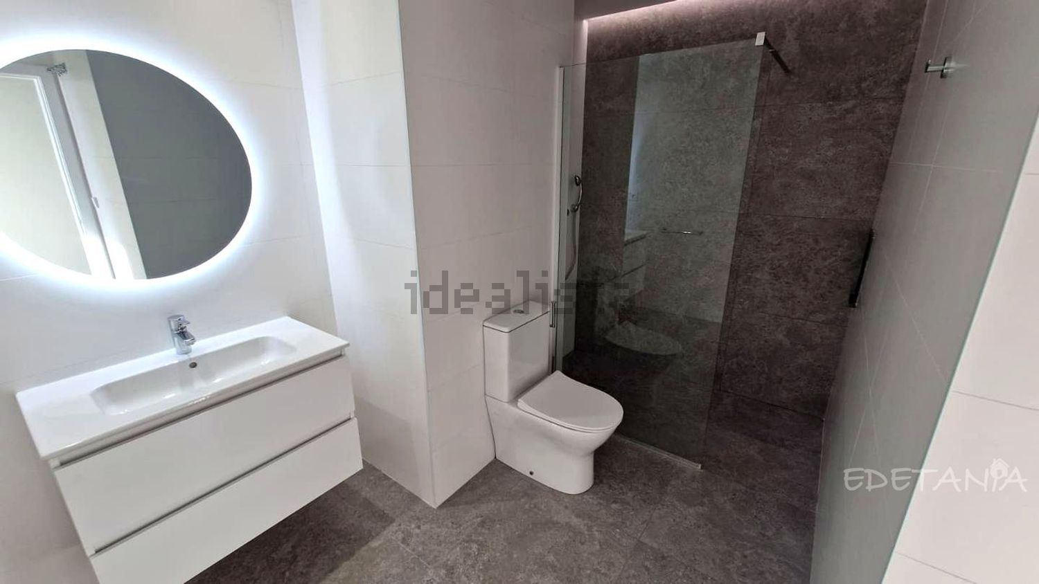 Piso de 83 m² en Vinalesa