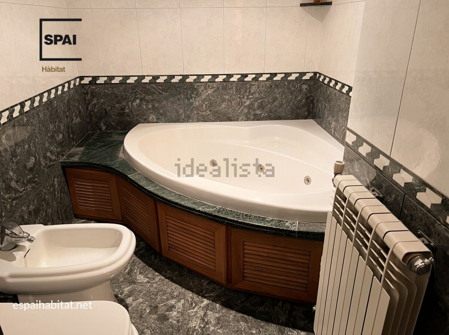 Flat 110 m² in Centelles