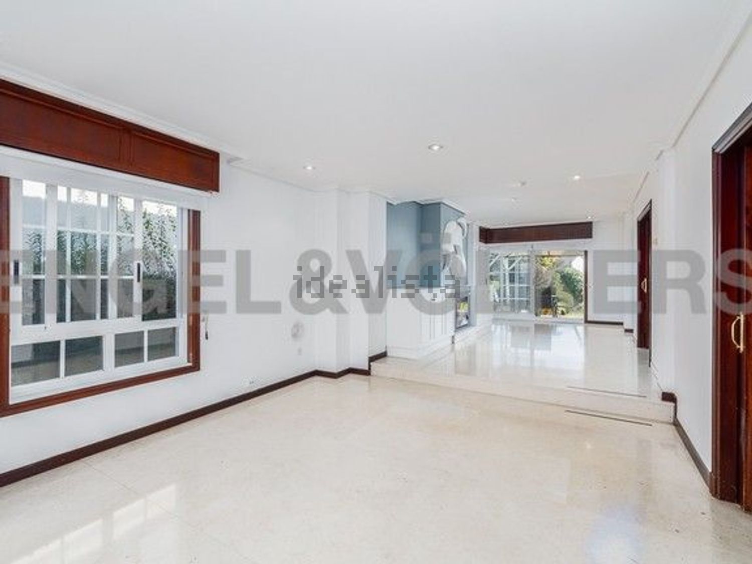 House 300 m² in Baiona