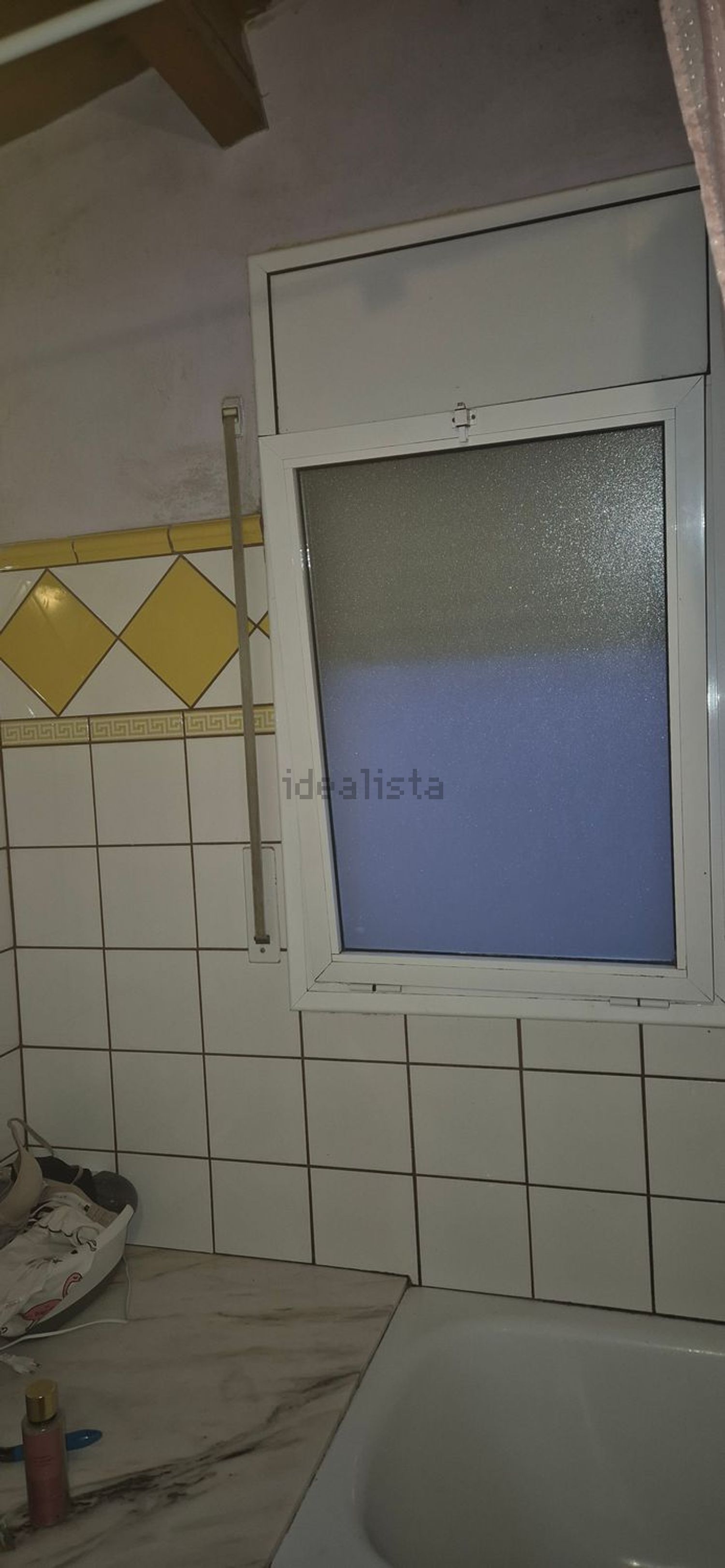 Habitació de lloguer, Cornellà del Terri