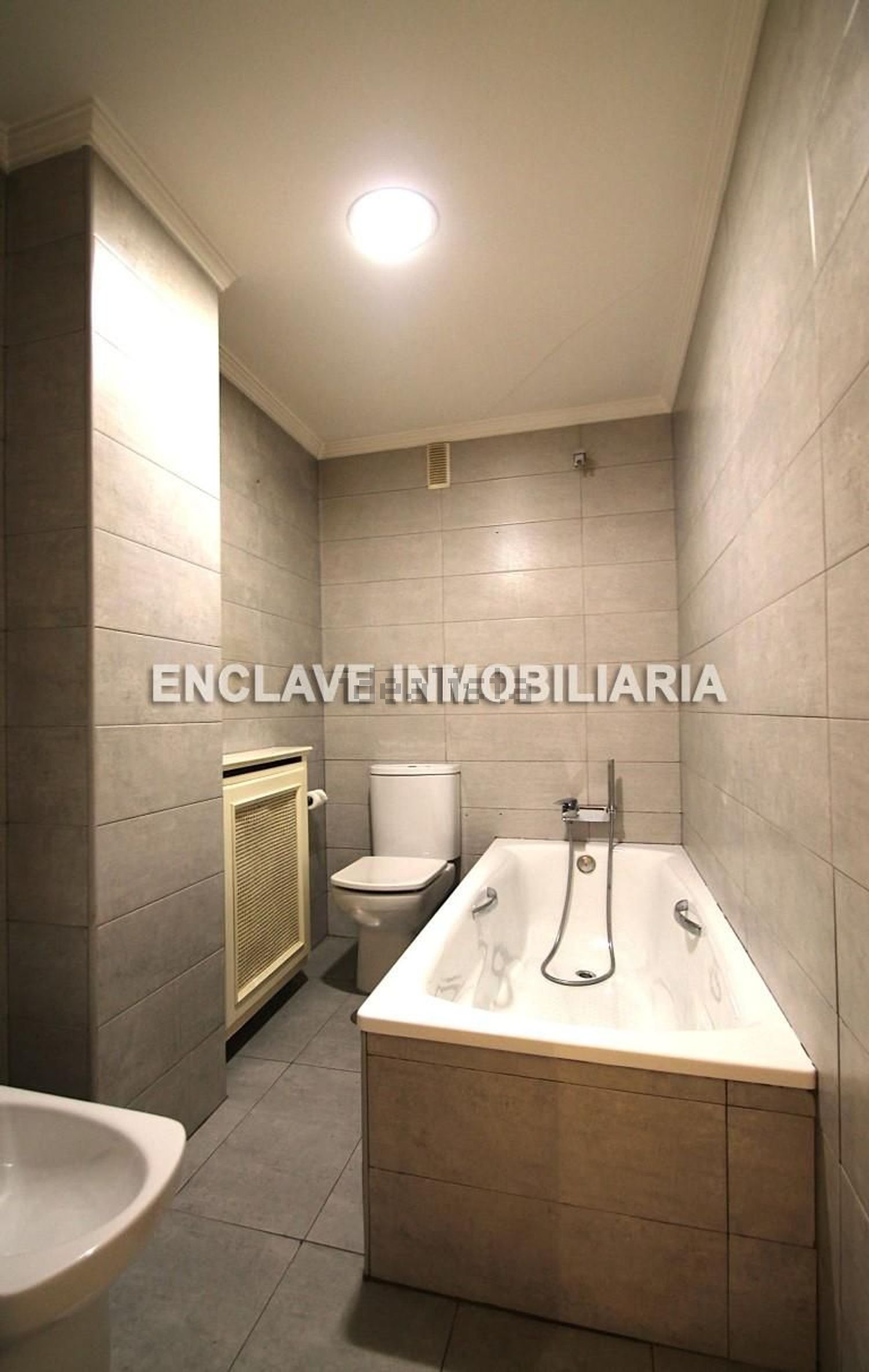 Pis de 230 m² a Oviedo