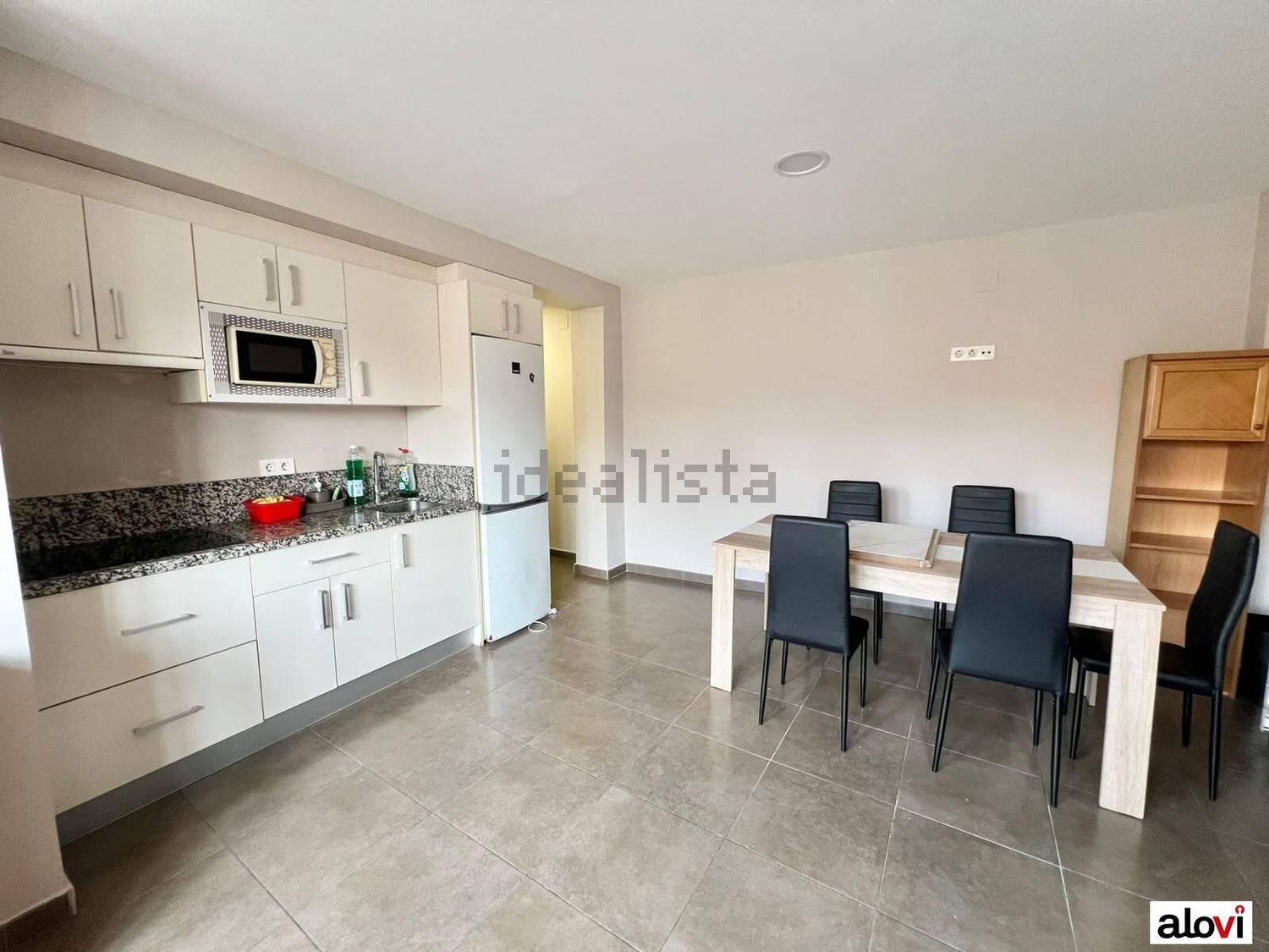 Flat 100 m² in Granada