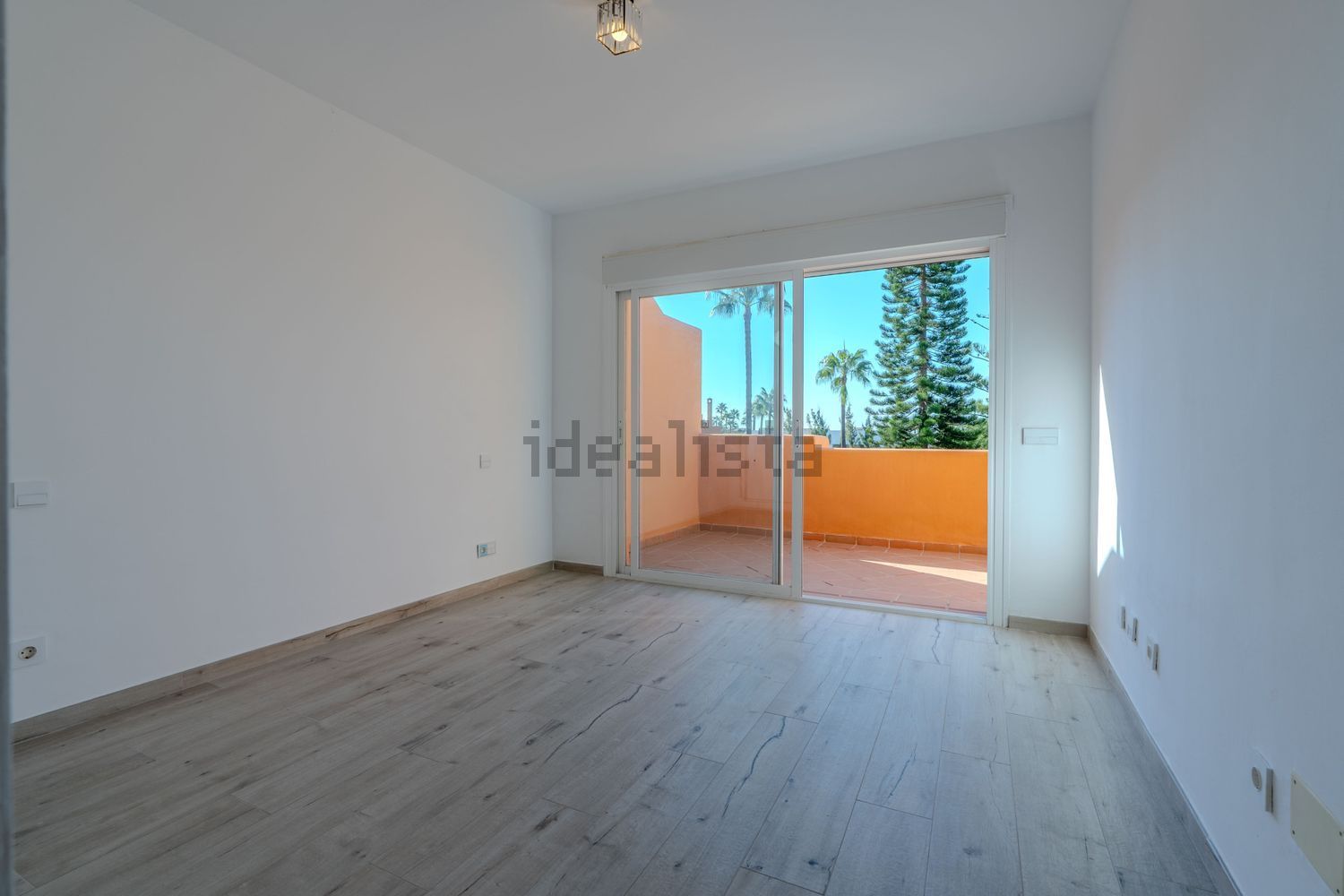 Будинок 225 м² у Estepona