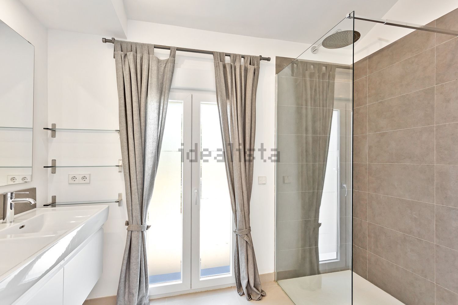 Casa de 303 m² a San Roque