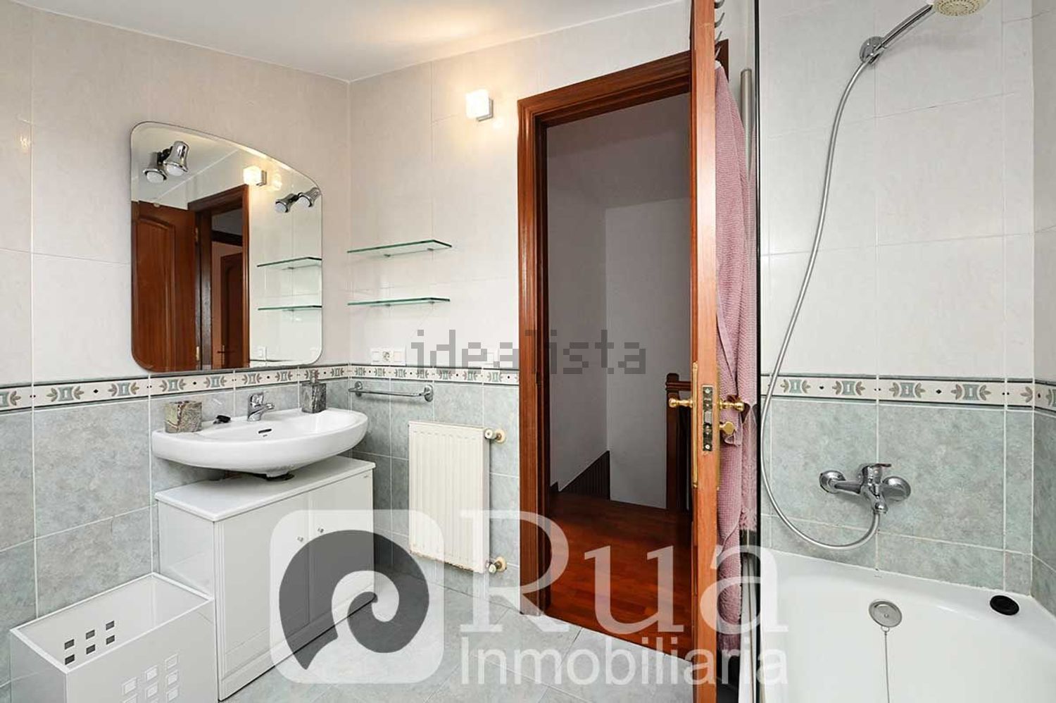 Pis de 77 m² a Oleiros