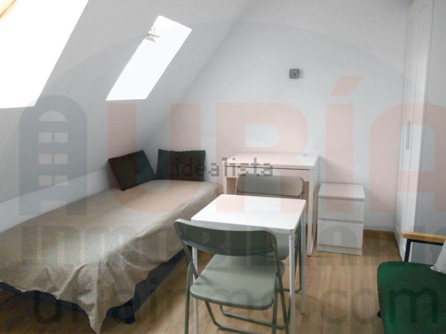Piso de 16 m² en Oviedo