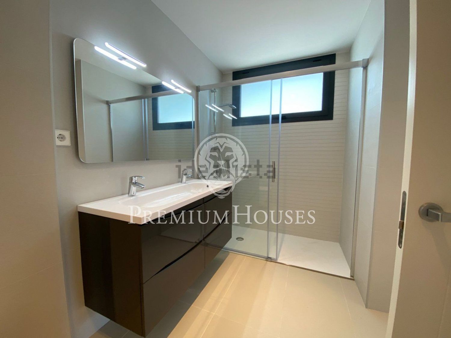 Wohnung 214 m² in Gavà
