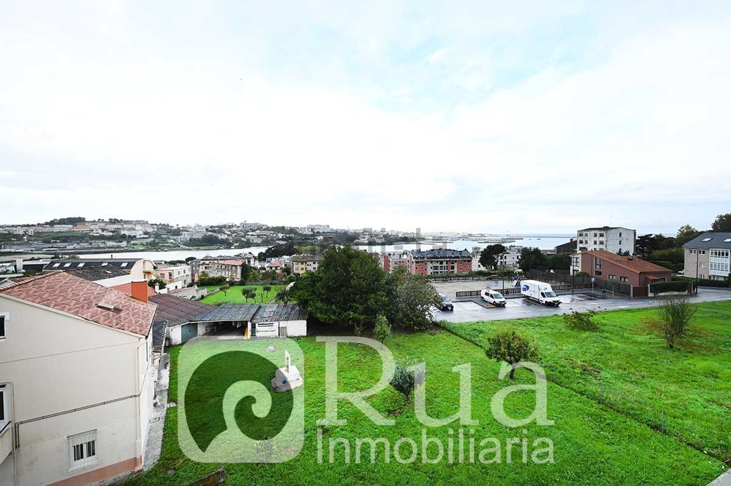 Pis de 77 m² a Oleiros