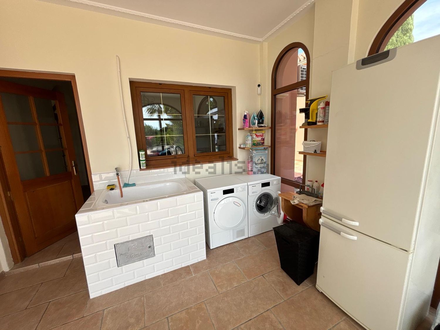 Haus 400 m² in Estepona
