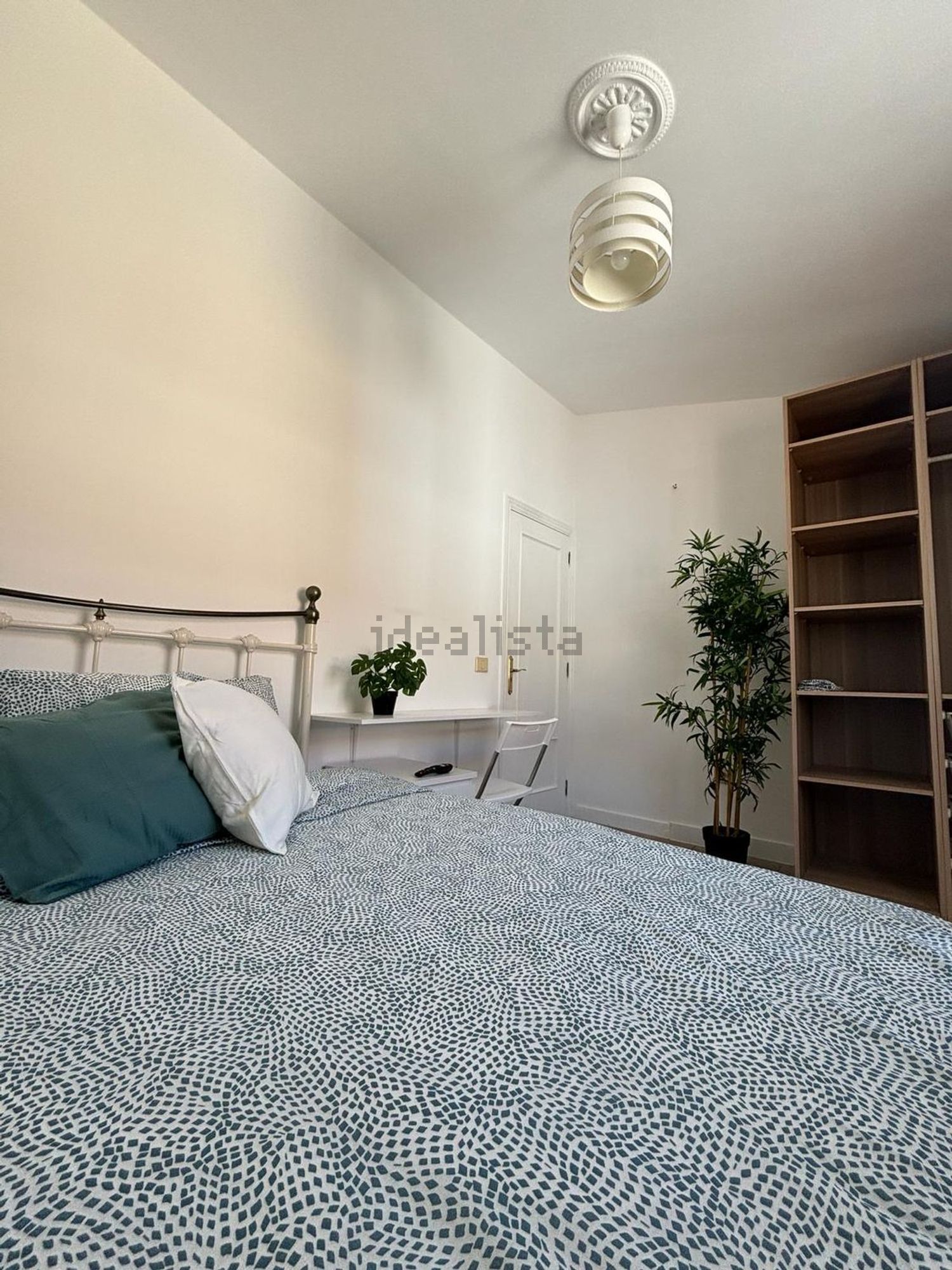 Room for rent, Arona