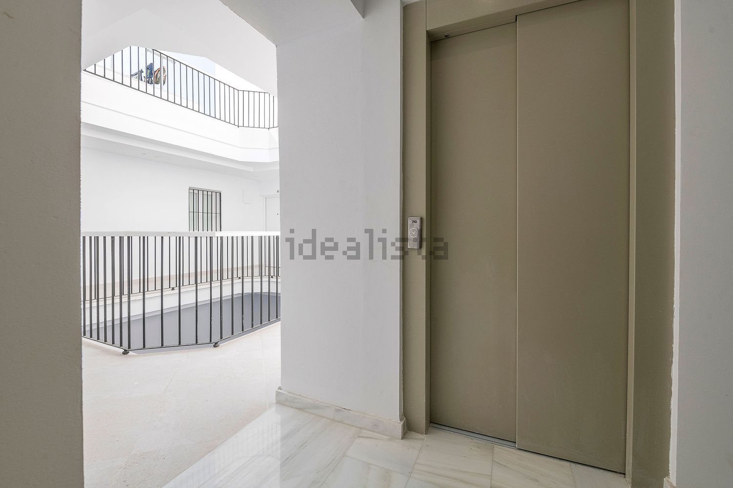 Flat 101 m² in Cádiz